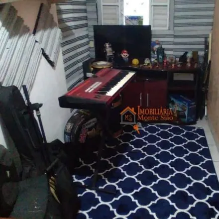Rent this 3 bed house on Rua Santa Rosalina in Picanço, Guarulhos - SP