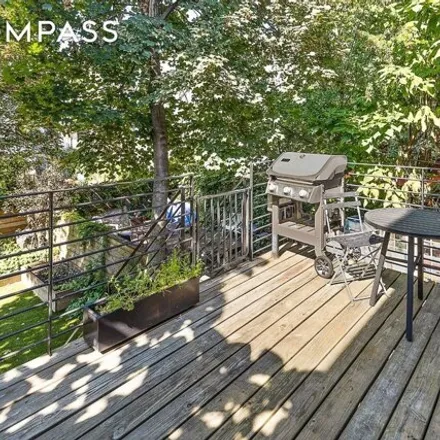 Image 6 - 341 Bainbridge Street, New York, NY 11233, USA - Townhouse for rent