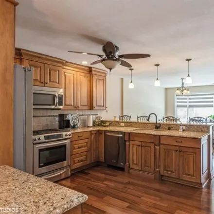 Image 3 - 2060 Deerpath Drive West, Schererville, IN 46375, USA - Condo for sale