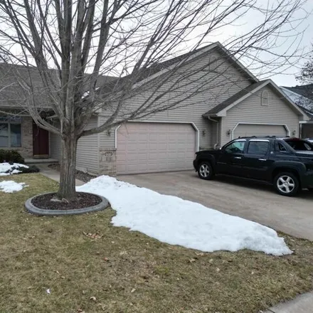 Buy this 3 bed condo on 835 Highview Lane in Kimberly, Outagamie County