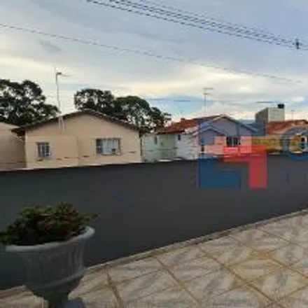 Buy this 2 bed house on Rua Doutor Gaetano Genari in Eloy Chaves, Jundiaí - SP