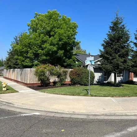 Buy this 3 bed house on 1652 East Hillcrest Avenue in Tulare, CA 93274