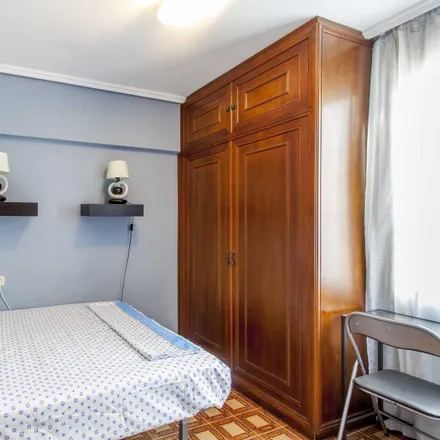 Image 1 - Carrer de l'Imatger Bussi, 46022 Valencia, Spain - Room for rent