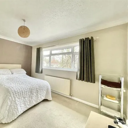 Image 4 - Chewton Edge Bed & Breakfast, Ringwood Road, Highcliffe-on-Sea, BH23 5RF, United Kingdom - House for sale