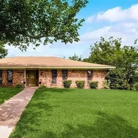 Buy this 4 bed house on 1401 Lucille Drive in Mesquite, TX 75149