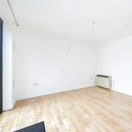 Image 7 - 32 Bow Road, Bromley-by-Bow, London, E3 4YN, United Kingdom - Apartment for rent