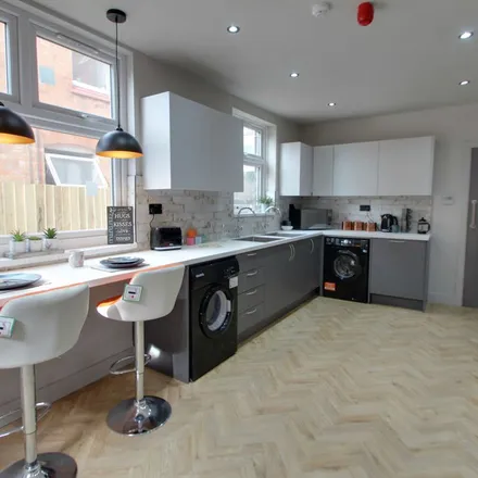 Rent this 1 bed apartment on Westcotes Drive in Leicester, LE3 0SP