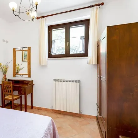 Rent this 1 bed house on Assisi in Piazza Dante Alighieri, 06081 Assisi PG