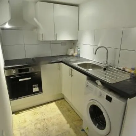Rent this 1 bed apartment on Moremead Road in Bellingham, London