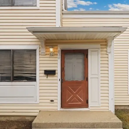 Rent this 2 bed townhouse on 639 Portsmouth Place in Buffalo Grove, IL 60090