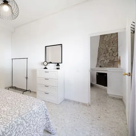 Rent this 5 bed house on Plenoil Chiclana de la Frontera II in Avenida de los Descubrimientos, 35