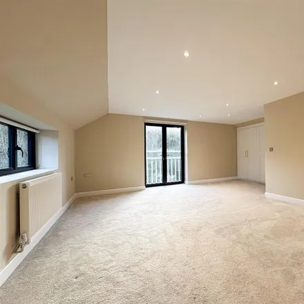 Image 9 - A40, Cotswold District, GL54 4HG, United Kingdom - House for rent