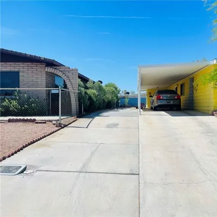 Image 3 - 902 Terrace Drive, Bullhead City, AZ 86442, USA - House for sale
