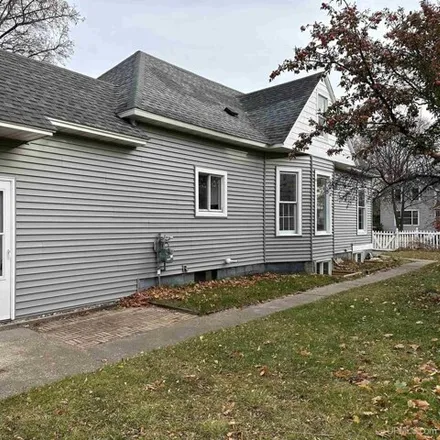 Buy this 3 bed house on 212 South 16th Street in Escanaba, MI 49829