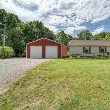 Buy this 3 bed house on 2043 Collier Rd in Henderson, Kentucky