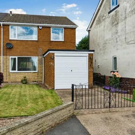 Buy this 3 bed duplex on Thompson Hill in Sheffield, S35 4JS