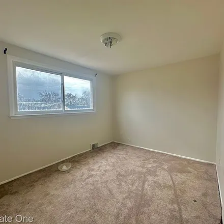 Image 6 - 26958 Rochelle Street, Dearborn Heights, MI 48127, USA - Apartment for rent