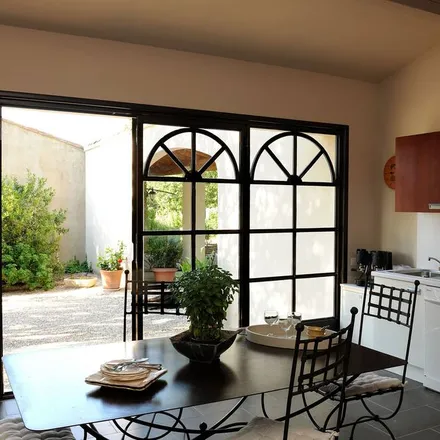 Rent this 3 bed house on 84220 Cabrières-d'Avignon