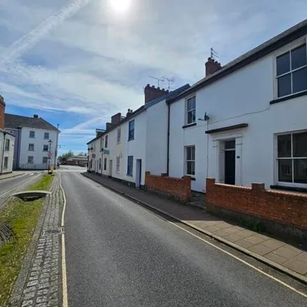 Image 2 - Queens Head, 20 Castle Street, Tiverton, EX16 6NH, United Kingdom - Townhouse for sale