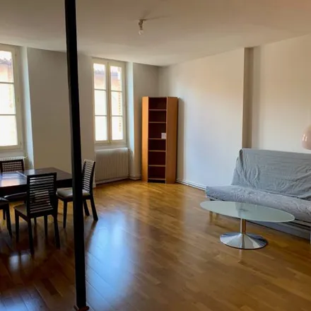 Rent this 3 bed apartment on Gare routière Pierre Semard in Boulevard Pierre Semard, 31500 Toulouse