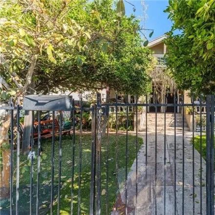 Image 4 - 235 West 51st Street, Los Angeles, CA 90037, USA - House for sale