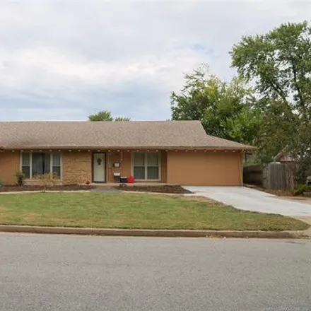 Buy this 5 bed house on 7029 East 60th Street in Tulsa, OK 74145