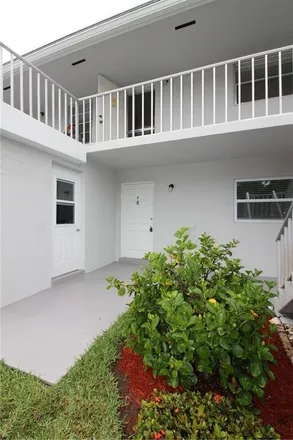 Rent this 2 bed townhouse on Our Savior Lutheran Church in 1850 6th Avenue, Vero Beach