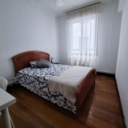 Rent this 4 bed apartment on Calle Uribarri / Uribarri kalea in 31, 48007 Bilbao