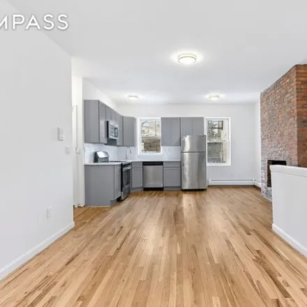 Rent this 4 bed condo on 112 North 7th Street in New York, NY 11249