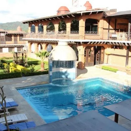 Buy this studio house on Fray Gregorio Jiménez de la Cuenca in Centro, 51200 Valle de Bravo