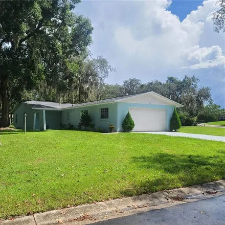 Buy this 3 bed house on 11202 Creekview Drive in Riverview, FL 33569