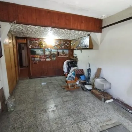 Buy this 2 bed house on Intendente Manuel Quindimil 1782 in Partido de Lanús, 1822 Lanús Oeste