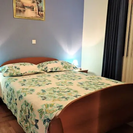 Rent this 3 bed apartment on 23243 Rovanjska