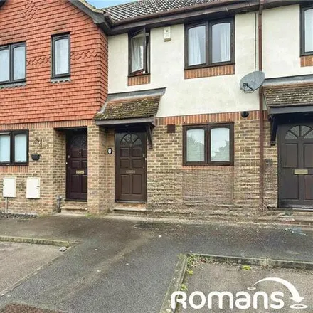 Buy this 2 bed townhouse on The Wickets in Maidenhead, SL6 6TS