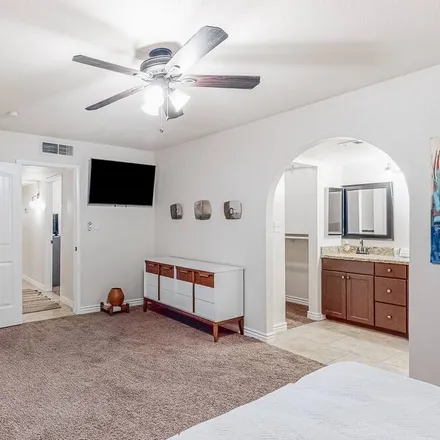 Rent this 4 bed house on Scottsdale