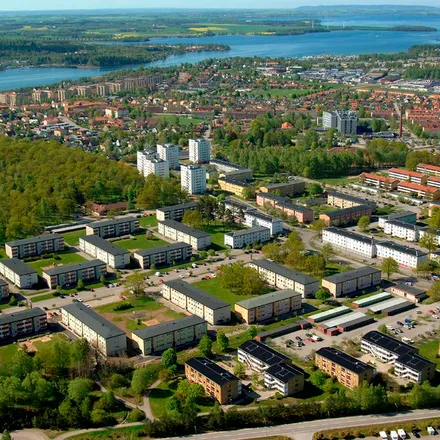 Rent this 3 bed apartment on Bondebackaspåret in 591 30 Motala, Sweden