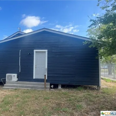 Image 3 - 1298 Caroline Street, Victoria, TX 77901, USA - House for sale