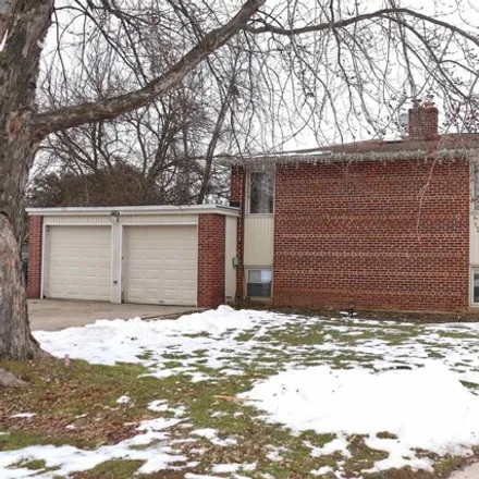 Buy this 4 bed house on 700 Chestnut Court in Neenah, WI 54956