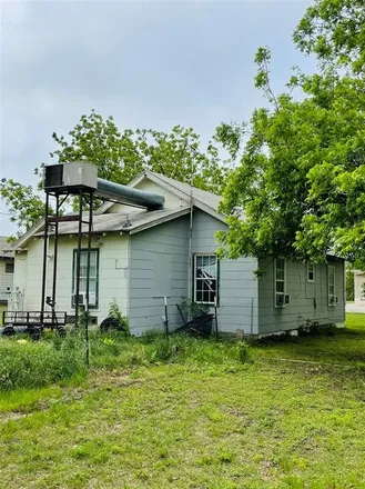 Image 6 - 466 West Belknap Street, Jacksboro, TX 76458, USA - House for sale
