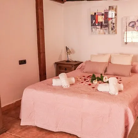 Rent this 2 bed house on Buenavista del Norte in Calle Cancela, 38480 Buenavista del Norte