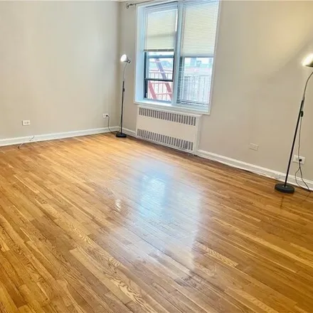 Image 2 - 61 Oliver Street, New York, NY 11209, USA - Apartment for sale