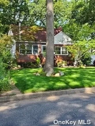 Buy this 6 bed house on 198 Northern Boulevard in Saint James, Smithtown