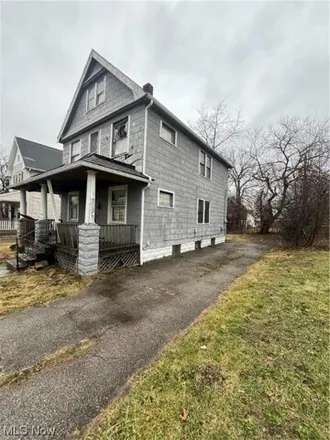 Image 3 - 8939 Fuller Avenue, Cleveland, OH 44104, USA - House for sale