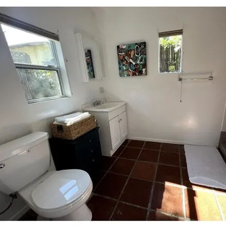 Image 8 - 5715 Allott Avenue, Los Angeles, CA 91401, USA - House for rent