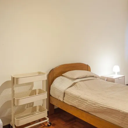 Rent this 6 bed room on Outeiro in Rua do Doutor Manuel Laranjeira, 4200-347 Porto