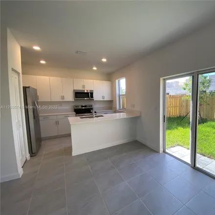 Image 4 - 1932 Southeast 11th Street, Homestead, FL 33035, USA - Townhouse for rent