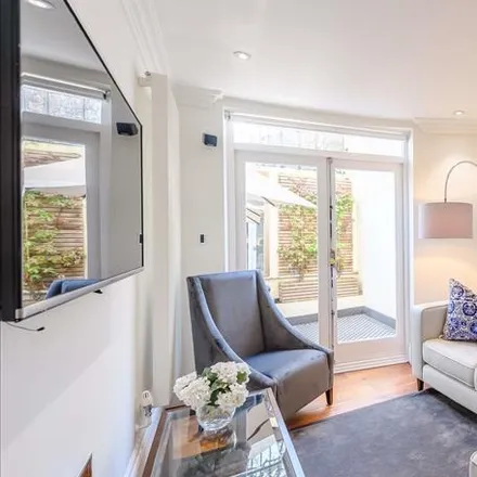 Rent this 1 bed apartment on Valet Apartments Kensington Gardens in 84 Kensington Gardens Square, London