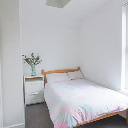 Image 4 - 97-129 Abbeydale Road, Sheffield, S7 1FE, United Kingdom - Apartment for rent