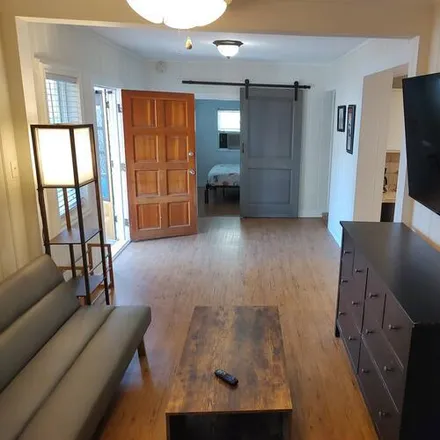 Image 3 - 534 West 39th Street, Unit 534 1/2 - Apartment for rent
