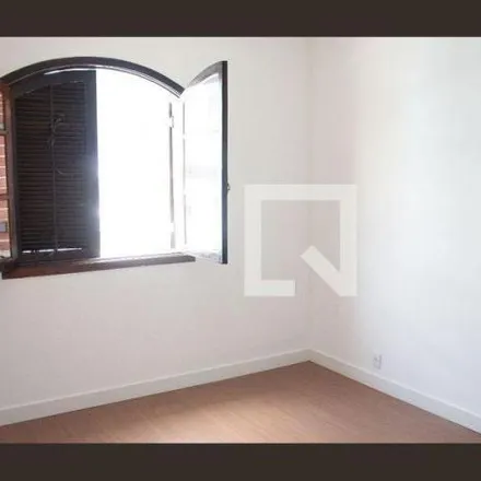 Rent this 2 bed apartment on Rua Domingos Balzani in Centro Alto, Ribeirão Pires - SP